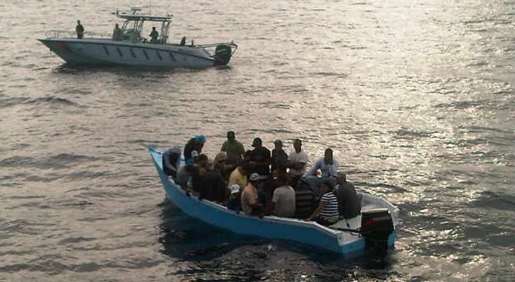 Apresan 18 haitianos que intentaron viajar ilegal a PR   