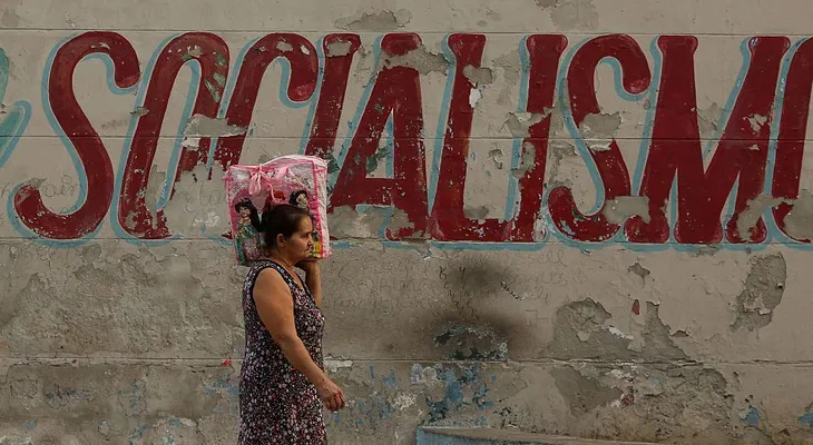 ¿Cómo se viste una cubana con el desabastecimiento?