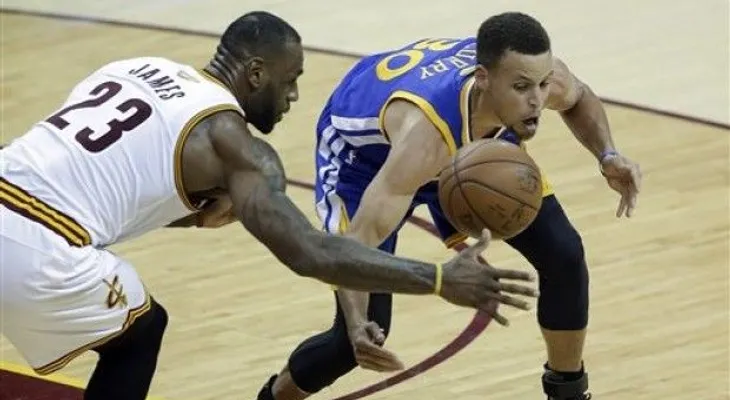 Stephen Curry afirma que necesita jugar mejor