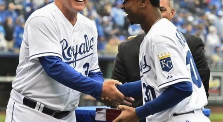 Chris Young abrirá por los Reales el 4to de la serie