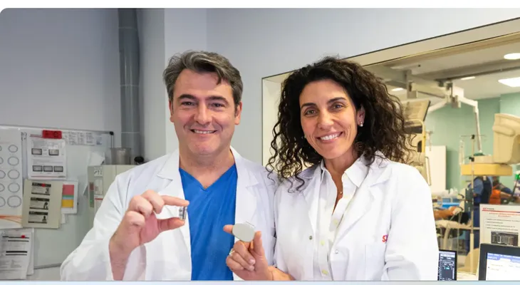 Hospital implanta marcapasos más pequeño a bebé de 2.1 kilos