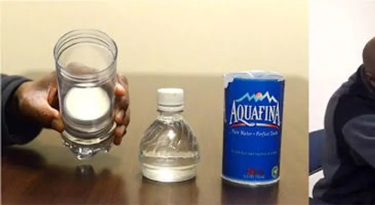 Detienen criollo con cocaína en botella de agua