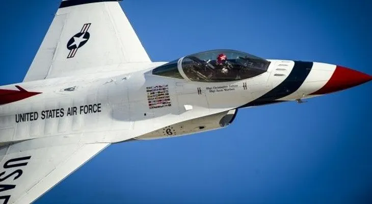Avión de la Fuerza Aérea se estrella luego de acto en el que estaba Obama