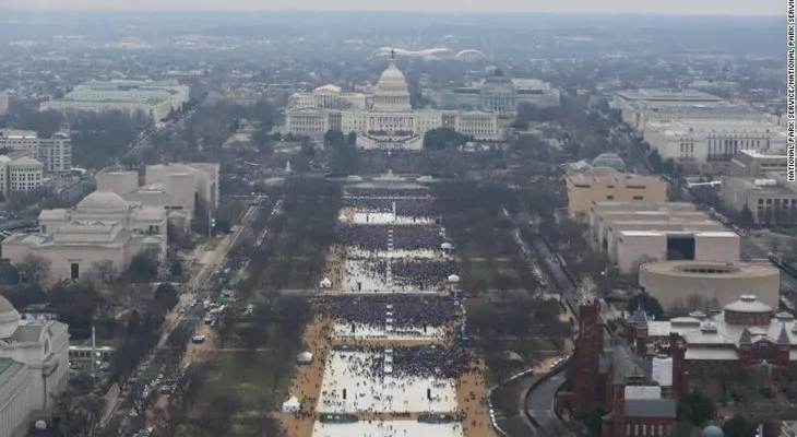 Las fotos de la toma de posesión de Trump sí fueron recortadas, reconoce fotógrafo