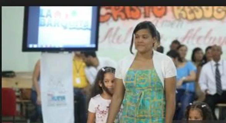 Entregan certificados a familias en Taller Formación Hacia la Nueva Barquita
