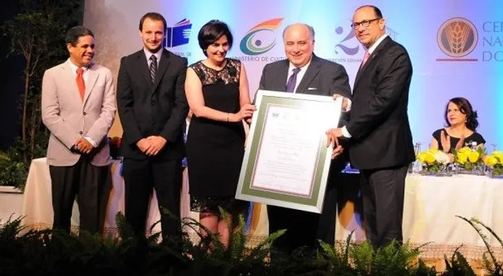 José Báez Guerrero gana Premio Nacional Feria del Libro Eduardo León Jimenes 2015 