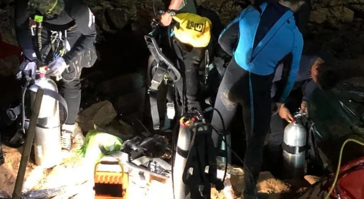 Sacar a los niños de la cueva podría ser una experiencia "aterradora" para ellos