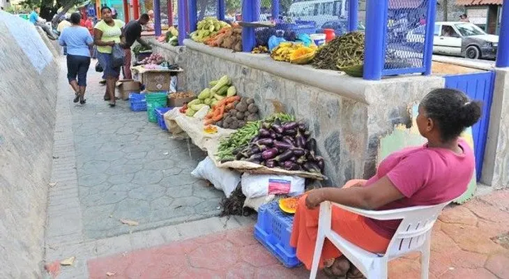 Entregan casetas remozadas en Los Guandules