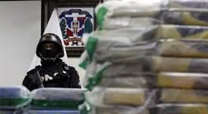 DNCD decomisa 54 paquetes de droga en yate de lujo