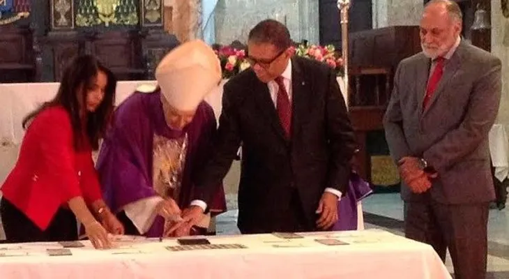 Circulan sellos "Las reliquias de la Catedral"