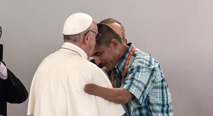 Las 12 frases más poderosas del papa Francisco en su encuentro con víctimas del conflicto
