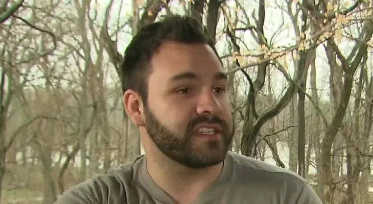 'Trump es un acosador', dice hombre que intentó subir a podio