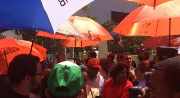 Centrales sindicales demandan reivindicaciones frente al Congreso