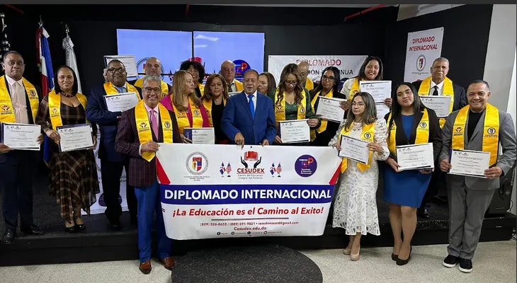 PUCMM y CESUDEX gradúan Diplomado en Geopolítica