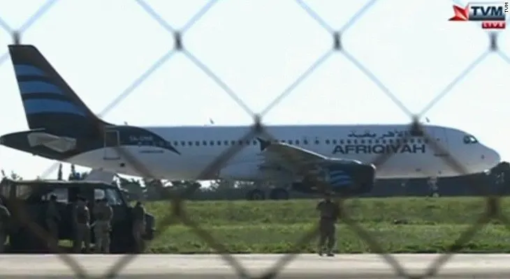 Avión de Libia posiblemente secuestrado aterriza en Malta