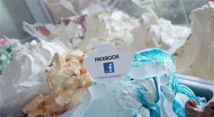 Una heladería crea un helado sabor Facebook