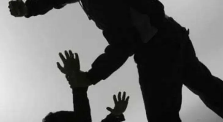 Hombre intenta matar a su madre a machetazos; será sometido a la justicia