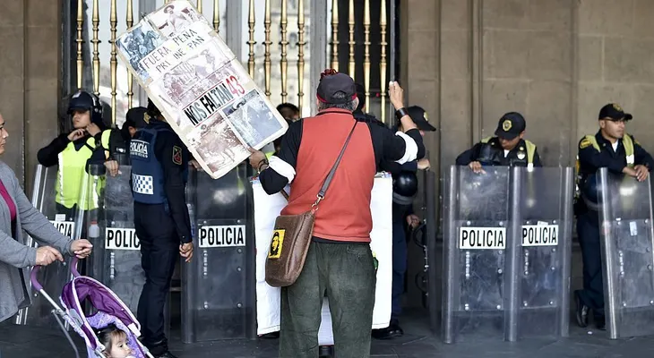 Mayoría de mexicanos cree que el crimen organizado controla a la policía