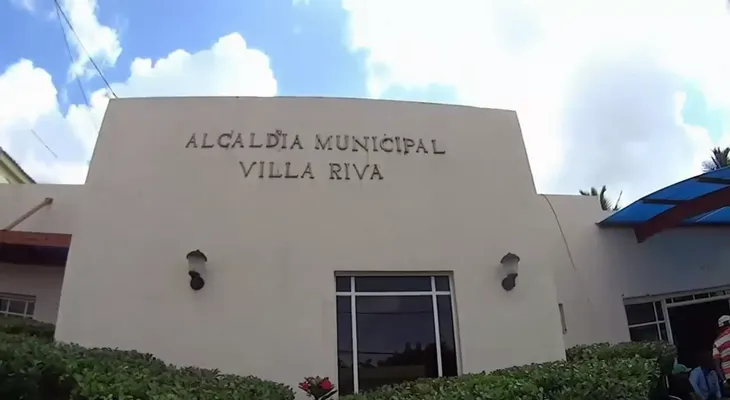 Alcalde y regidores de Villa Riva se reducen sueldo