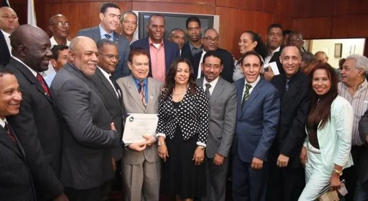 CDDH reconoce a directora Hospital Ney Arias Lora por aportes a la sociedad