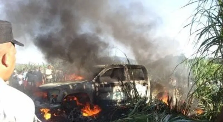 Hallan 3 cadáveres en camioneta en San Cristóbal