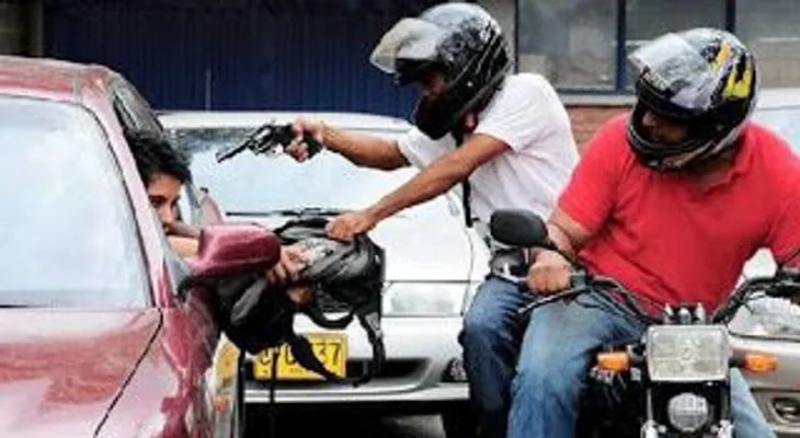 Hombre contrató a sicarios para que maten al amante de su esposa 