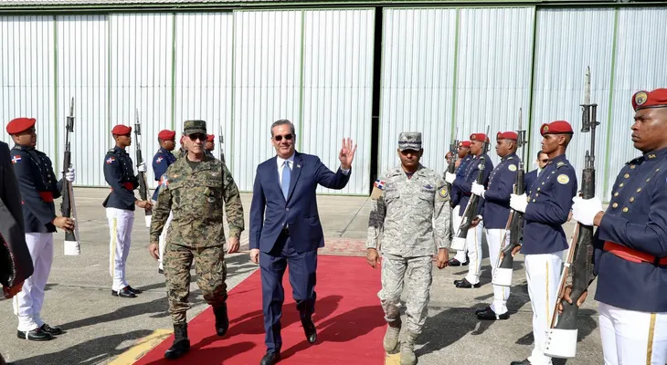 Presidente Luis Abinader viaja este lunes a Argentina para participar en Cumbre