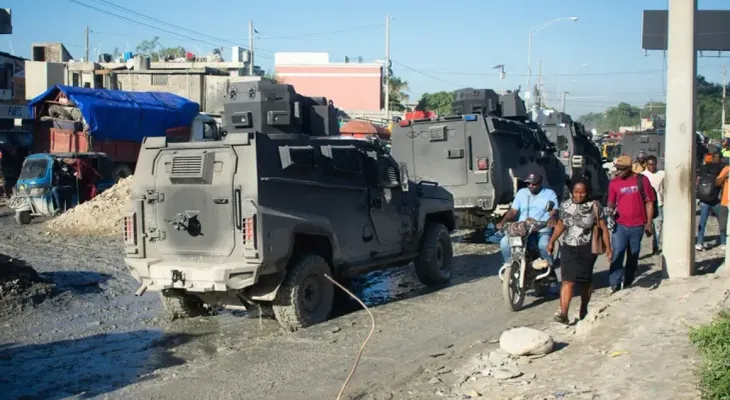 Soldados salvadoreños inician patrullajes en Puerto Príncipe en busca de cuatro compañeros desaparecidos