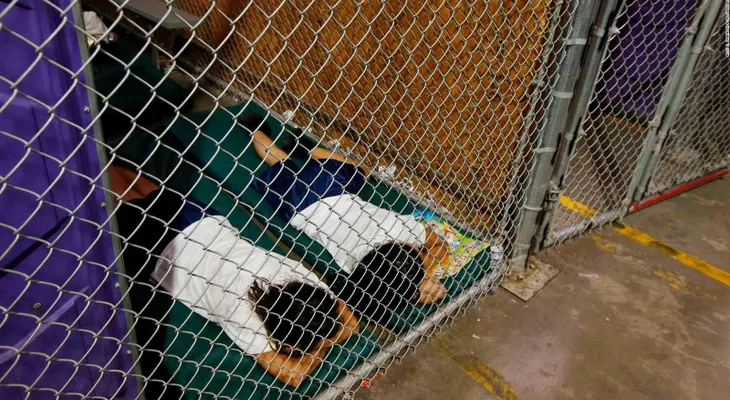 ICE arrestó inmigrantes indocumentados que llegaron a cuidar niños que estaban en centros de detención