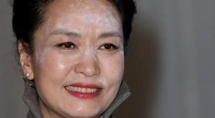 Maquillaje le juega mala pasada a primera dama de China