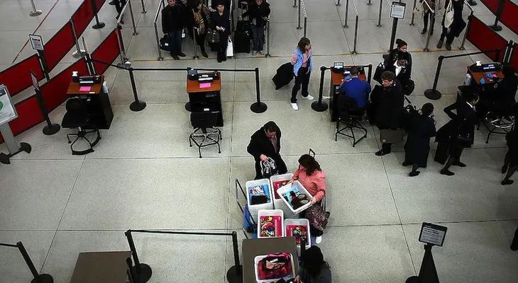 Aplicarán medidas extraordinarias de seguridad en vuelos de México a EE.UU.