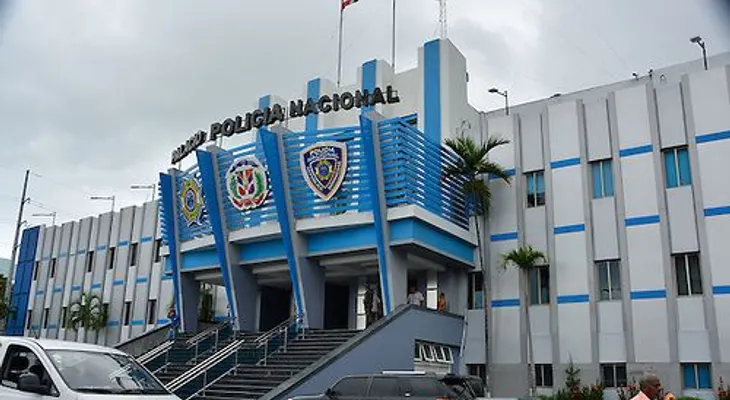 PN apresa tres hombres por robo y les ocupa 64 tarjetas falsas 