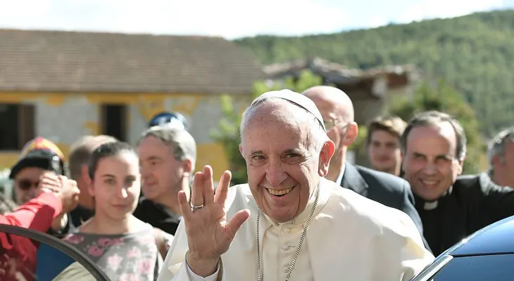 El papa Francisco dona 50.000 euros para las víctimas de terremoto en Lesbos, Grecia