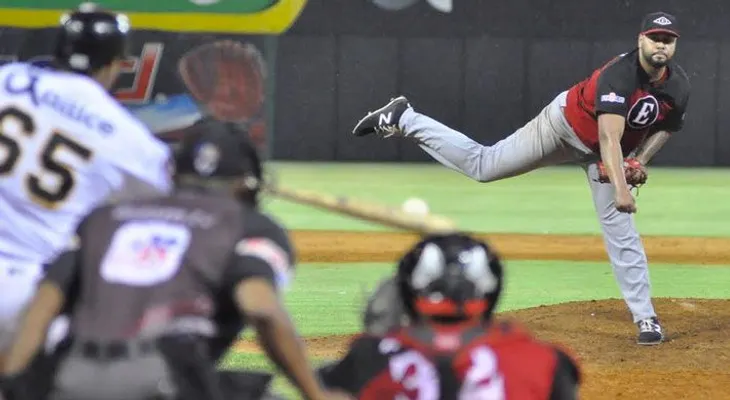 Las Aguilas sufren una humillante derrota del Escogido 16 carreras por 2