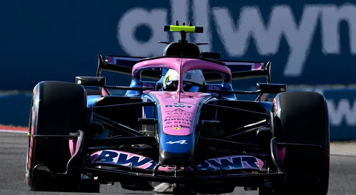 Colapinto abandonó en Austin tras un toque con Lindblad; Antonelli ganó y se acerca al título más joven de la F1