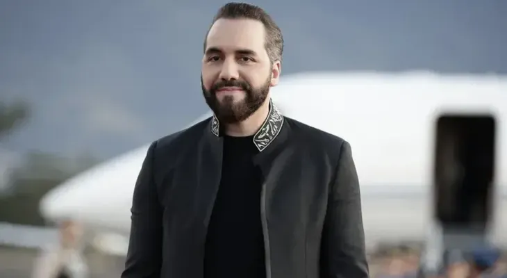 Bukele afirma que Dios le dará la victoria sobre las pandillas de Haití y responde a críticas