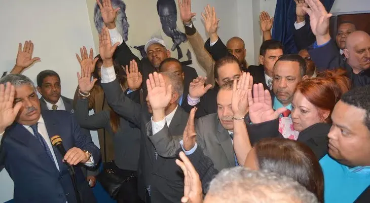  Vargas enumera grandes fallas de gobiernos PLD; juramenta en NY (Video)