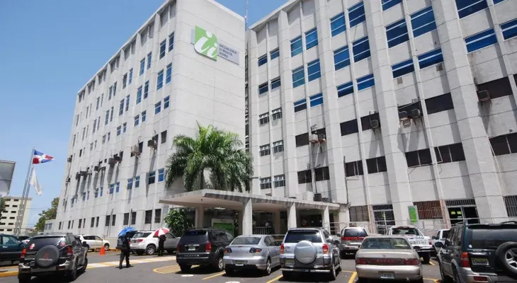 Juez impone coerción a empresaria Estrella Barriola Varela, acusada de fraude por RD$1,000 millones contra DGII