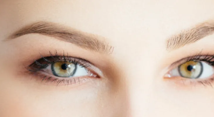 ¿Cómo eliminar las bolsas de los ojos?