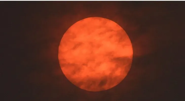 "¡Se acerca el apocalipsis!": El cielo del Reino Unido se volvió rojo 