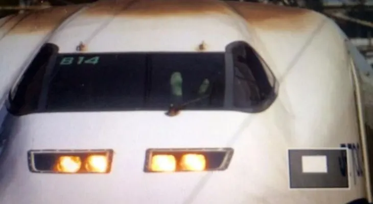 La imagen de un conductor de tren bala que indigna a Japón