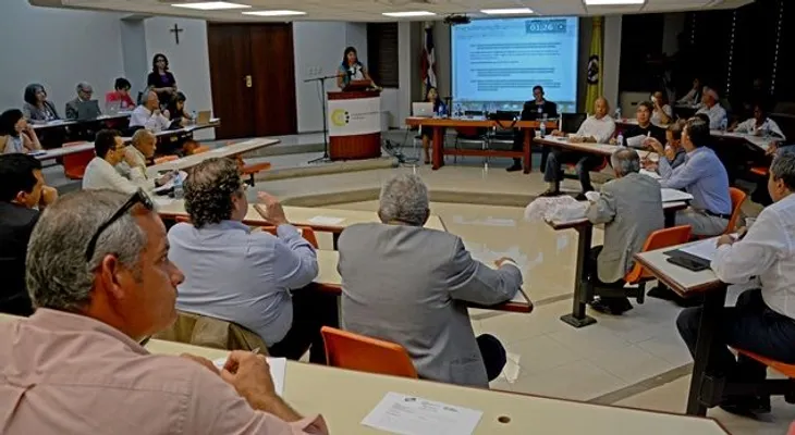 Reanudan las asambleas preplenarias del Pacto Eléctrico