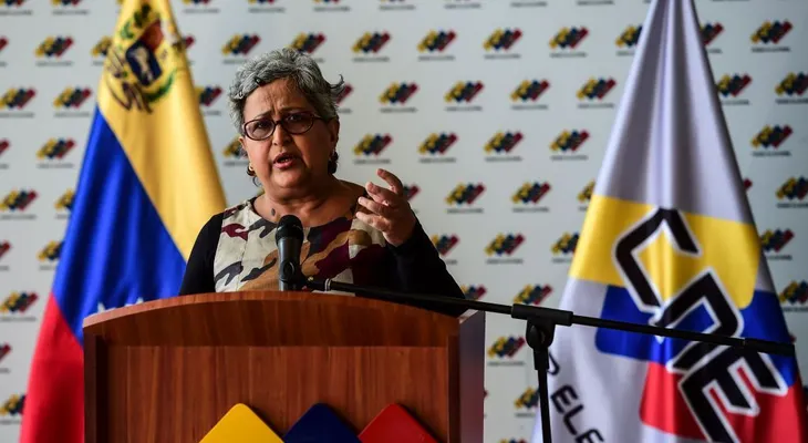 EE.UU. sanciona a más de una docena de funcionarios venezolanos