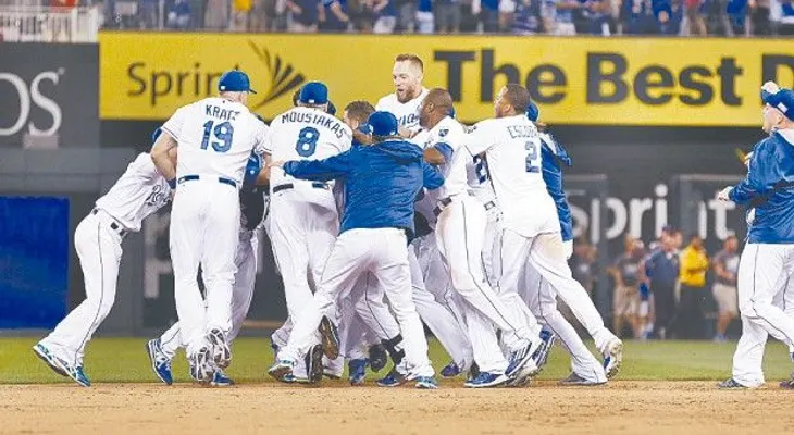 Pérez y Kansas despiden a Oakland en juego de los Wild Card