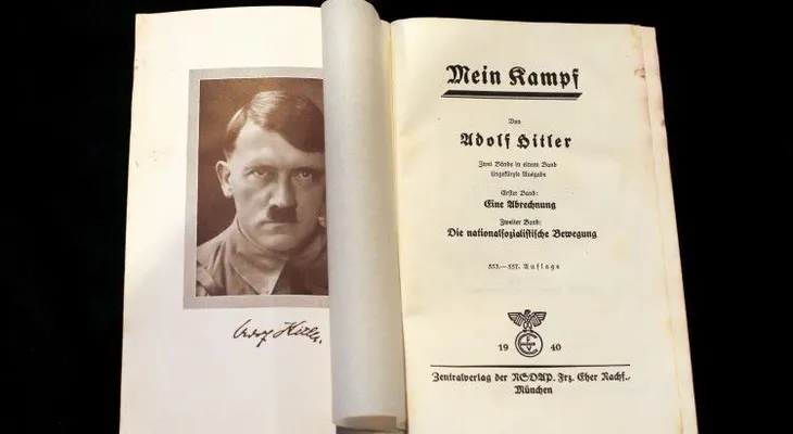 Archivos revelan que Hitler fingió su muerte y huyó a las Islas Canarias