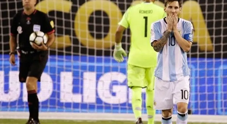Presidente Macri le pide a Messi que no se retire