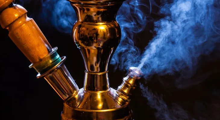 Una hora de Hookah equivale 100 ó 200 cigarrillos en un día