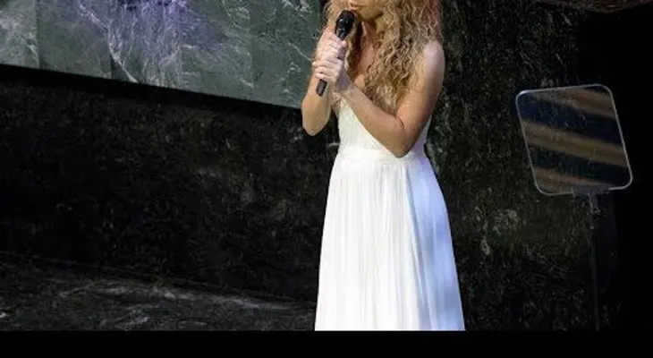 Shakira canta Imagine ante la ONU y el papa (VIDEO)