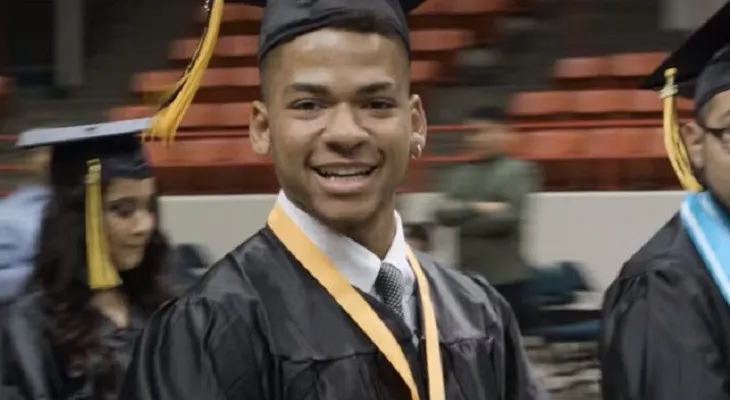 De niño de la calle a graduado becado rumbo a la universidad