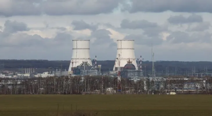 Dron impacta torre de refrigeración de la central nuclear de Kursk, informa el OIEA